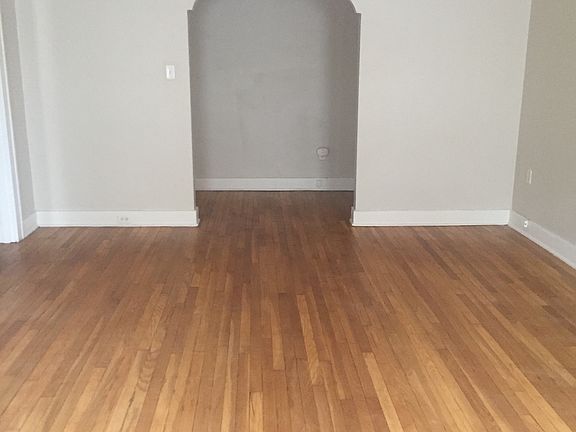Great room arched entry