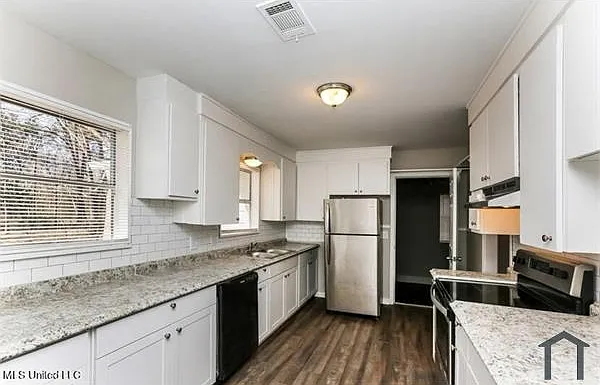 103 Chatham Cir — Photo 6