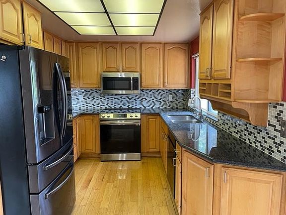 5th image of 3162 Stimson Way