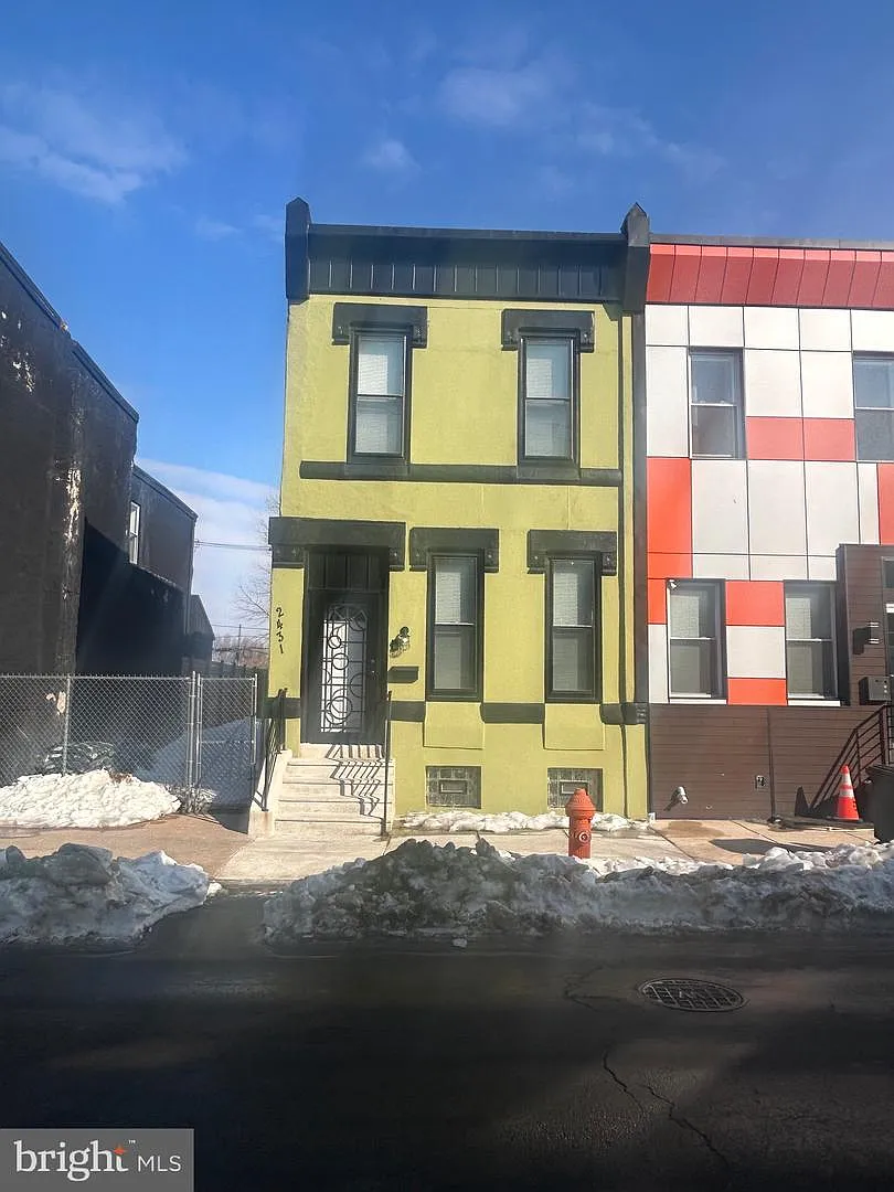 2431 W Norris St photo 1