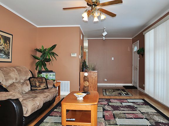 2nd image of 601 Beach Ave