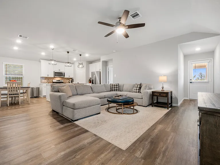 27107 Blue Pool Dr — Photo 4