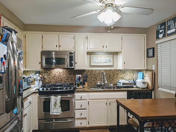 5th image of 10562 Esmeraldas Dr