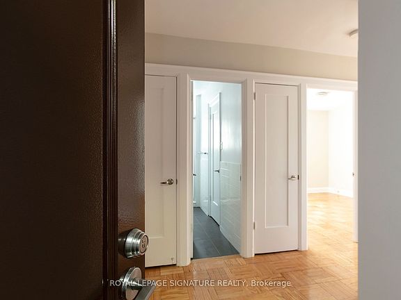5th image of 394 Avenue Rd #402