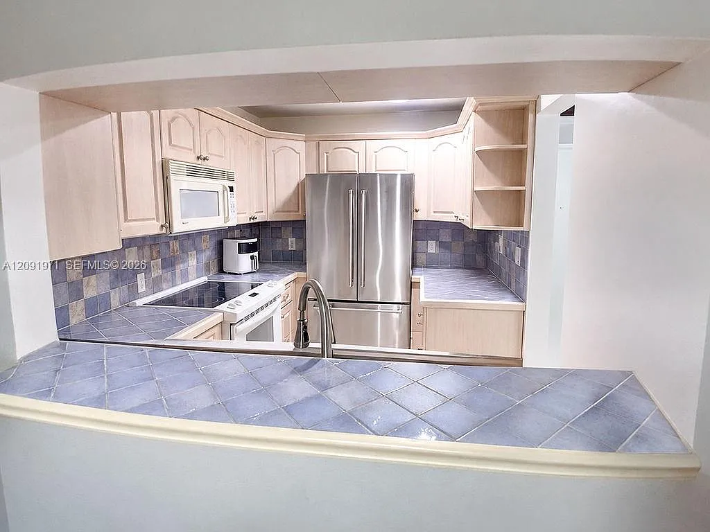 Pine Grove Condo — Photo 4