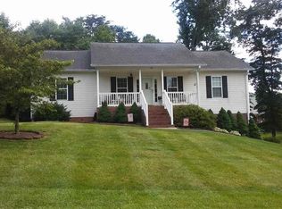 100 Delia Hall Ln, Hudson, NC 28638