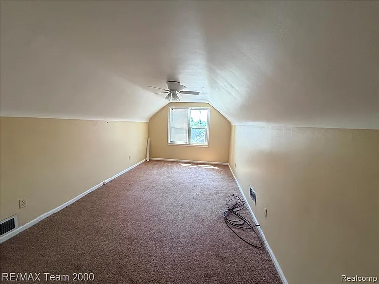 1415 Oakland Ct — Photo 8