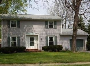393 True Hickory Dr, Rochester, NY 14615
