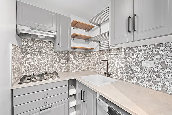 Sold by Corcoran | media 3