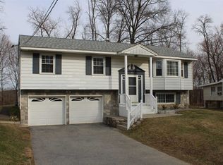 85 S Gate Dr, Poughkeepsie, NY 12601