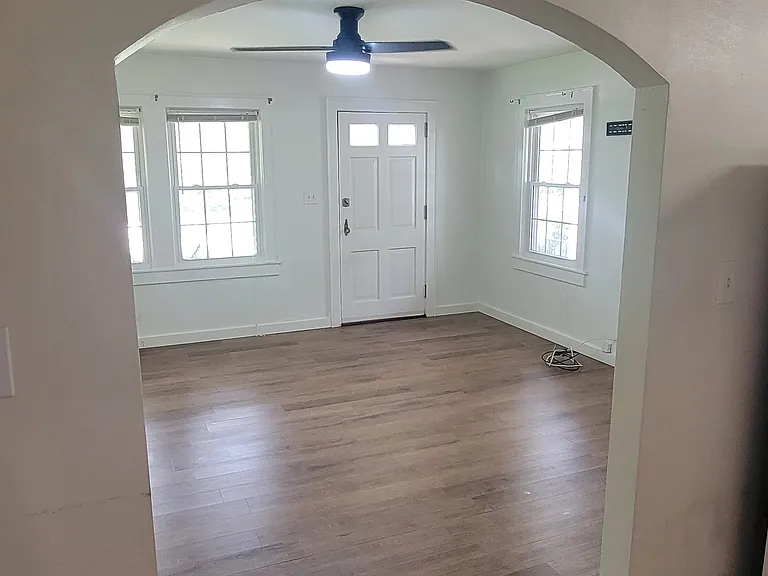 5927 Love St — Photo 2