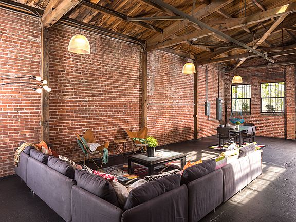 3rd image of 3003 Peralta Street