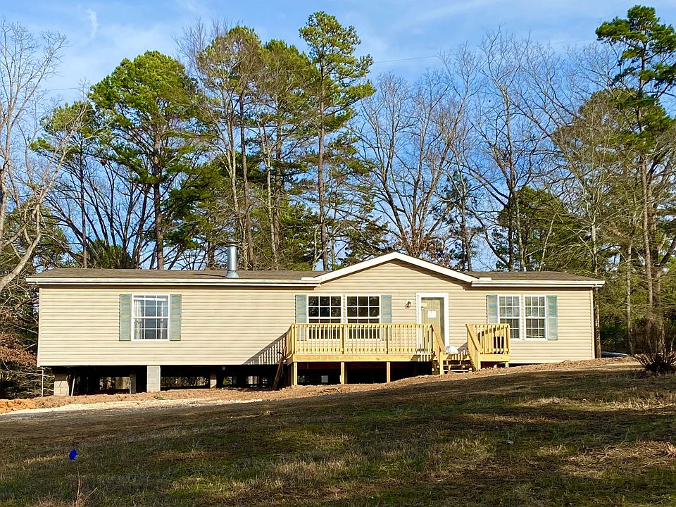 Nice sized deck to enjoy all the scenery. Skirting and landscaping coming this Spring.
