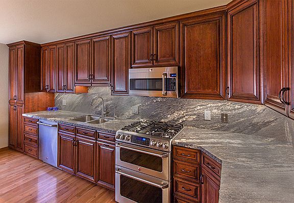 4th image of 780 Richmond Dr