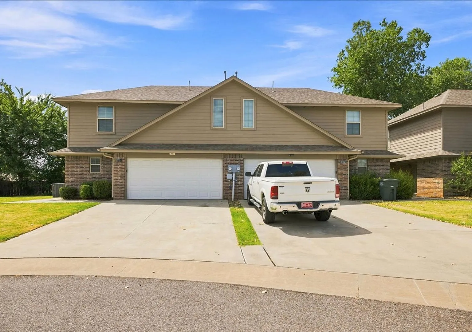 3 Bed 2.5 Bath 2 Car Garage Duplex **Brand New Construction In Edmond — Photo 2