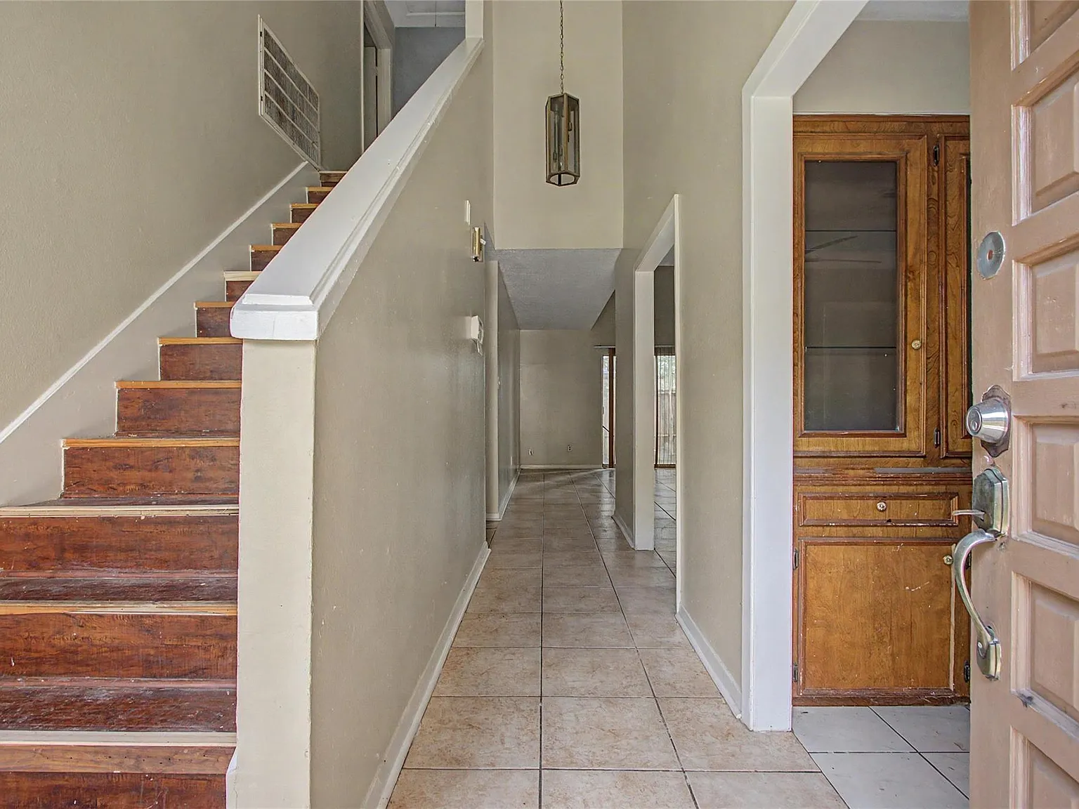 3 bed, 2.5 bath, 2461 sqft, $1,800 — Photo 3