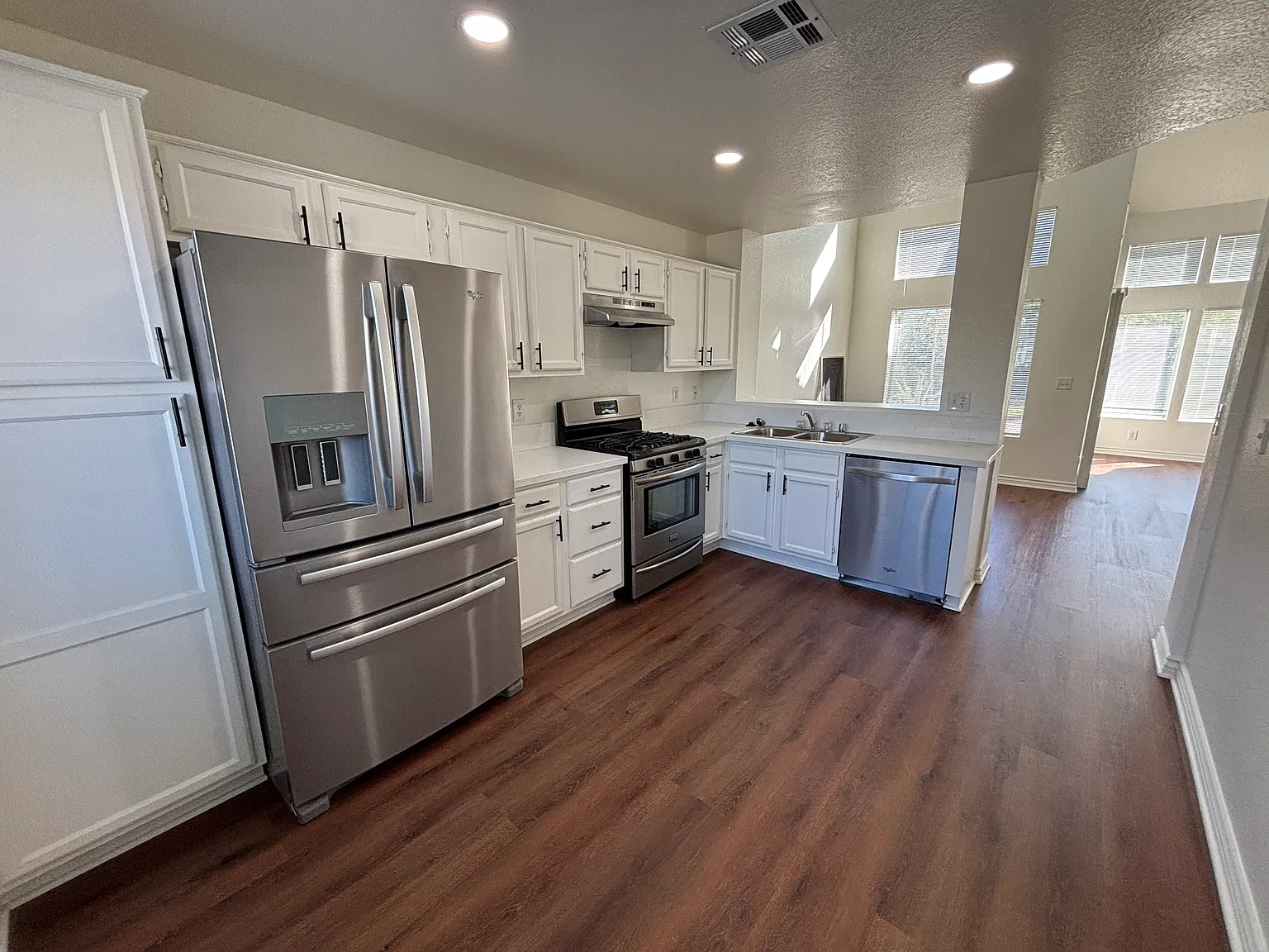 3 bed, 1388 sqft, $2,800 — Photo 4