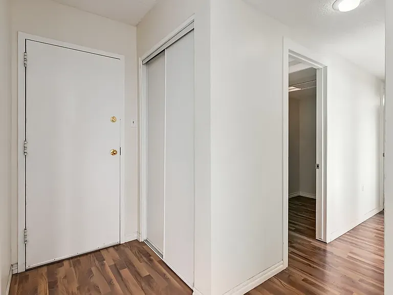 608 2nd St W #308 — Photo 11