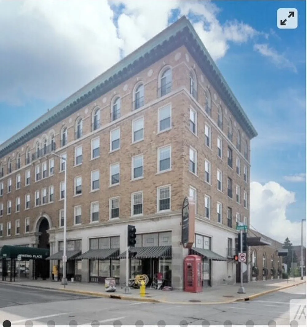 Whiting Place (Residential) — Photo 1