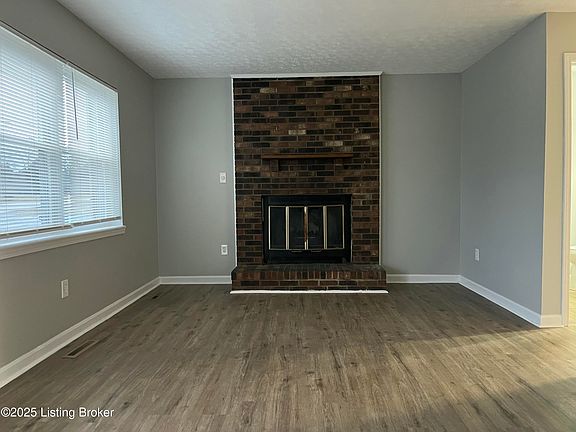 4th image of 855 Timberwood Dr