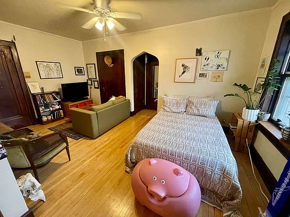 4th image of 1827 E Park Pl APT 33