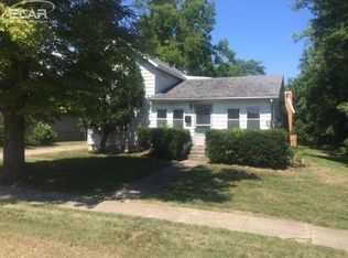 326 W Caroline St, Fenton, MI 48430