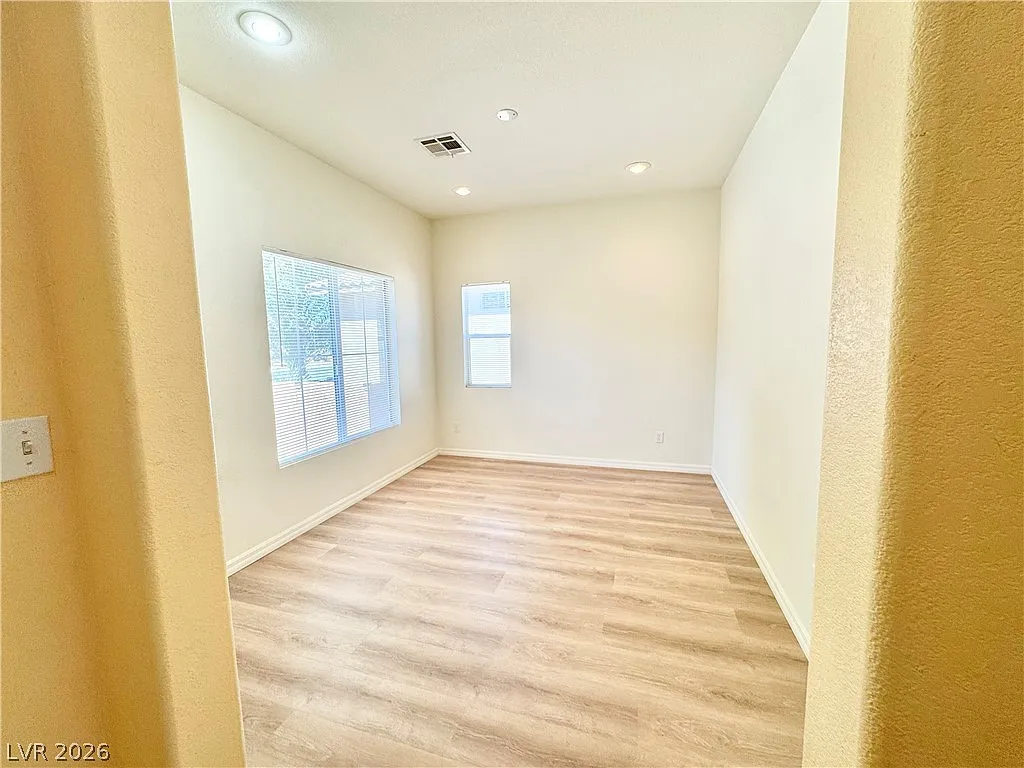 2 bed, 2.0 bath, 1396 sqft, $1,900 — Photo 4