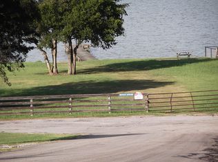 1005 Rainbow Ln, Corsicana, TX 75109