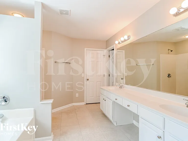 1905 Arbor Crest Ct — Photo 10