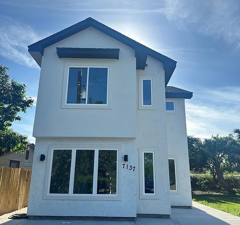 1st image of 7137 Calles Ave