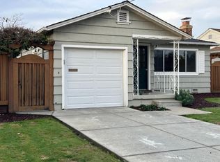 1458 Chestnut St, San Carlos, CA 94070