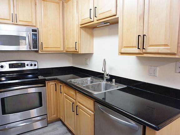 5th image of 3665 Ash St Unit 12