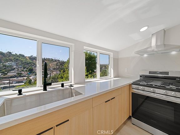 3rd image of 4365 O'Neill St
