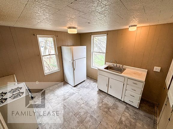 4th image of 751R Grove Ave