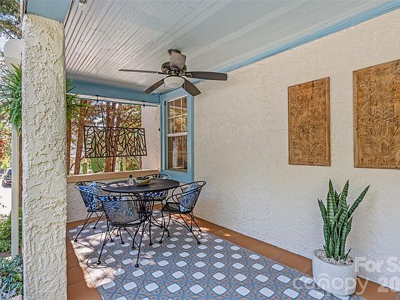 4th image of 1822 Hall Ave