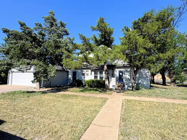 221 S Baylor St, Perryton, TX 79070