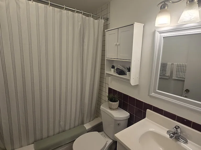 Townvue Heights Apartments — Photo 5