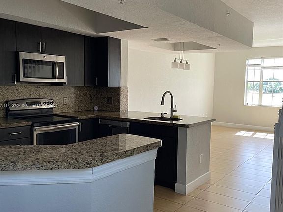 5th image of 711 SW 148th Ave APT 414