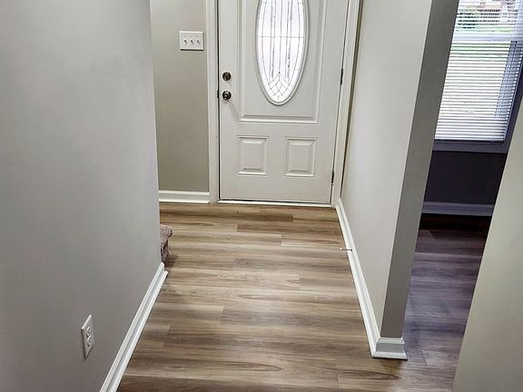 3rd image of 1600 Darren Cir