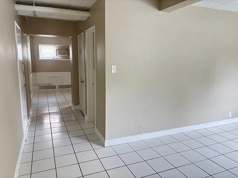 Hoagland Apartments — Photo 3