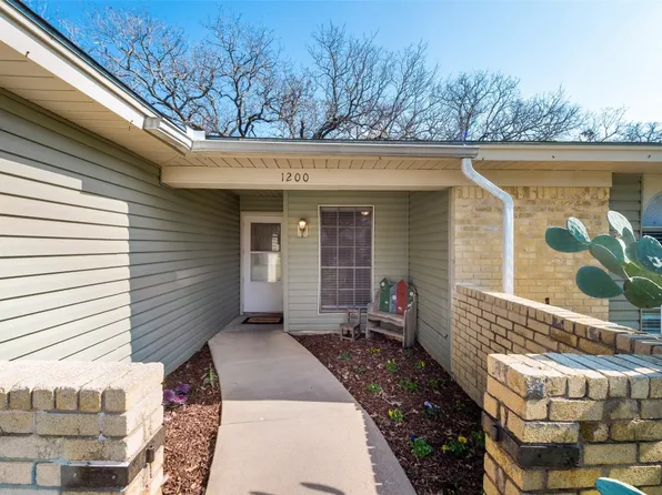 1200 Autumn Oak Dr, Denton, TX 76209