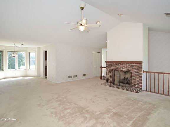 3rd image of 1559 N Courtland Dr #1559