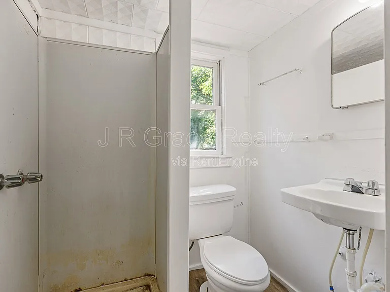 609 E Walker St — Photo 12