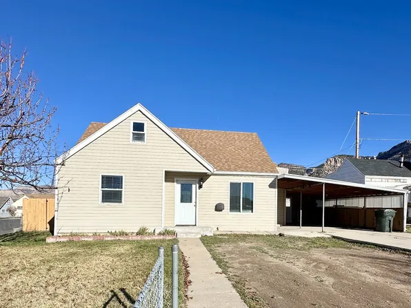 319 Carson Ave, East Carbon, UT 84520