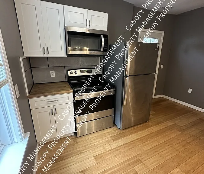 653 Jackson St — Photo 11