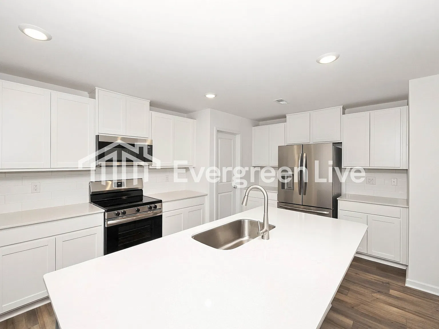 5 bed, 3.0 bath, 2578 sqft, $2,110 — Photo 3