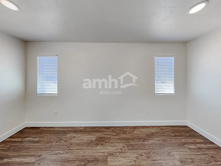 2184 E Silverado Ln — Photo 9