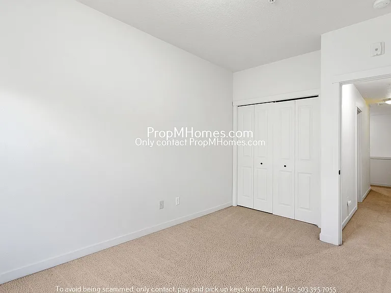 610 NE Garswood Ln — Photo 17