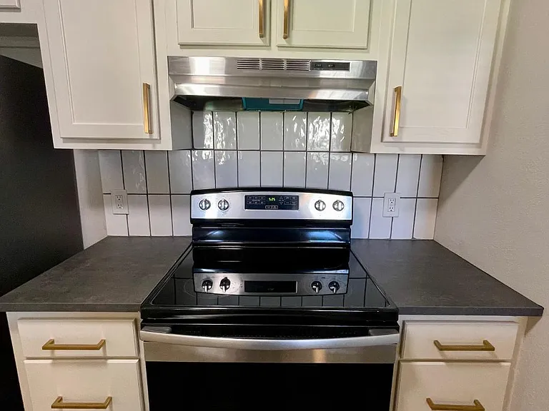 1711 Tryon Rd — Photo 8