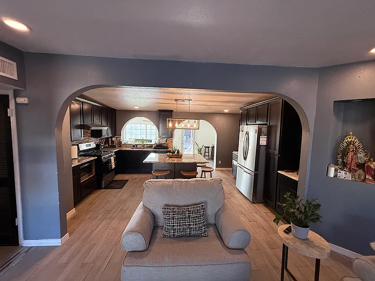 10443 Kendall St — Photo 4